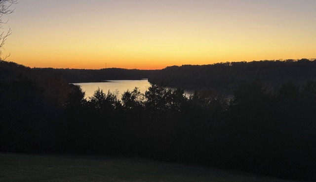 NEW/Hot Tub, Hiking, Lake Views, Sleeps 14