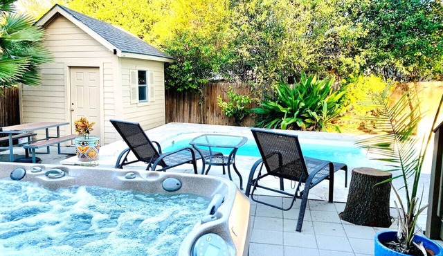 NEW HOT TUB! POOL & grill! SeaWorld/Military