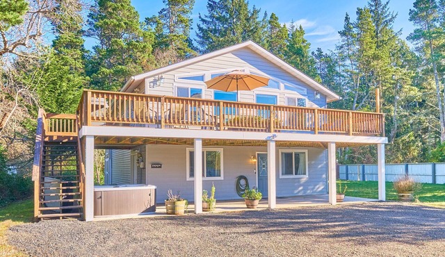 NEW! Hot Tub, Pool Table, BBQ Grill (Reel)