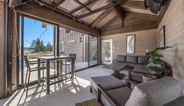 New! Hot Tub~ Riverfront ~EV Charger ~ Dog Friendly ~ Ping Pong~Trail Access