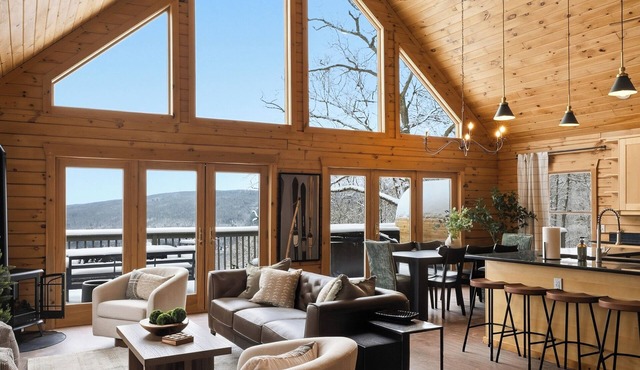 NEW! Hot-Tub, Sauna, Mins to Bristol MTN Ski Resort.