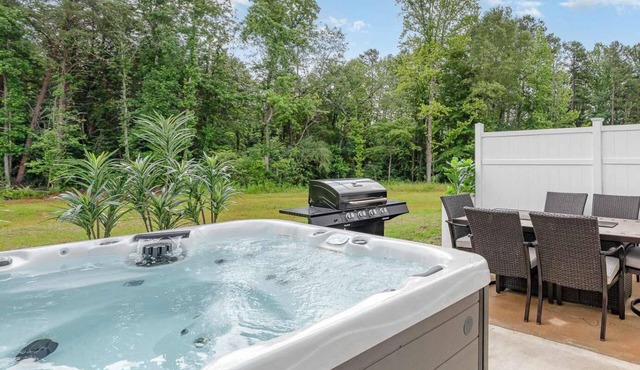 New! Hot Tub w/King Suite~8 min 2 Downtown Denver