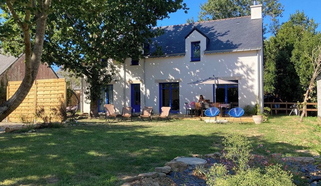 New house, 3 double bedrooms with private bathroom. View of Château de Suscinio.