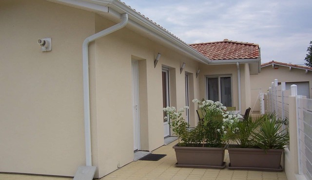 New house 77 m² for 6 persons, residential area