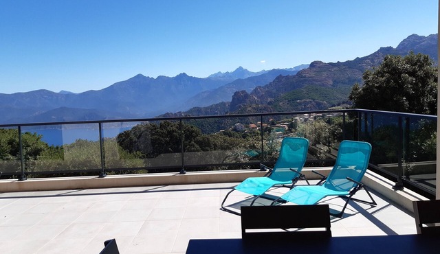 New house facing the calanques of Piana