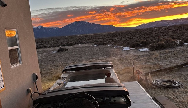 New House ,Great Views,near Taos Mesa Brewpub with New Hot Tub