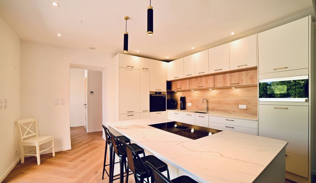 New house, heated pool, enclosed garden. Near historic center Périgueux