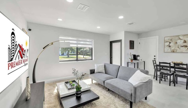 NEW house in Miami| Casa Calle 19