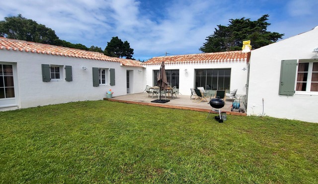 New house in the heart of the island, 5 minutes from the port and beach
