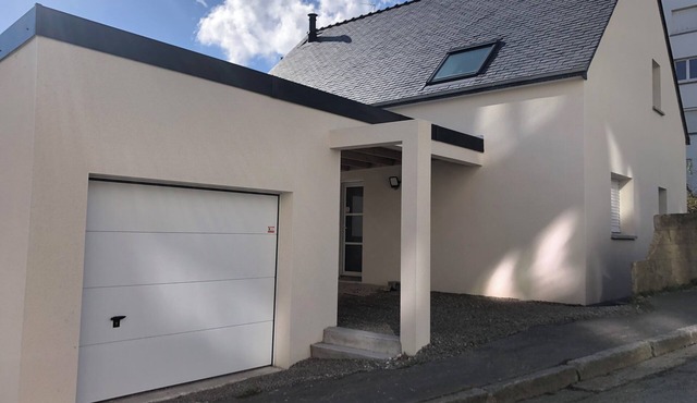 New house near town center and sea