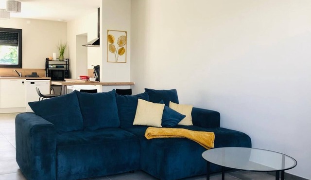 New house on city outskirts SPA-jacuzzi (May-September)