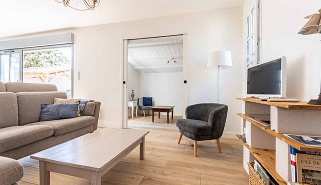 New house with heated pool - 4 bedrooms, near beach