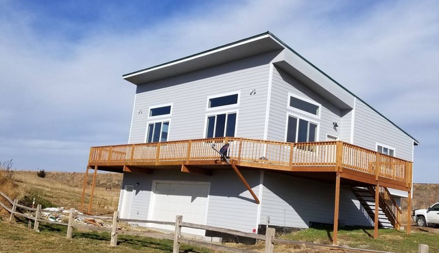 New house with great view of Lake McConaughy.
