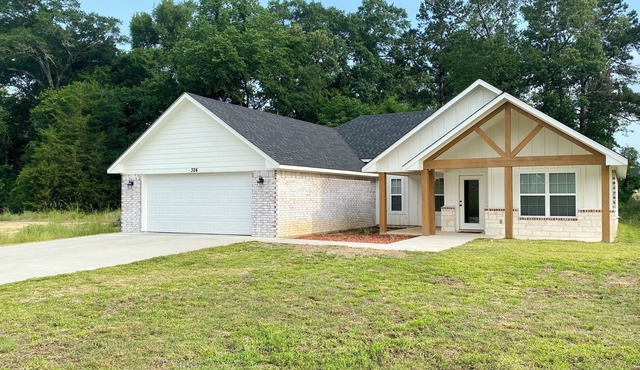 New Hudson Home, 3 bed 2 bath