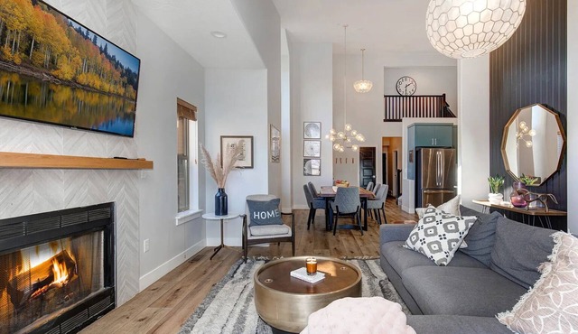 New! Huge Family Retreat near Deer Valley Ski Gondola w/Hot Tub and Lake Views