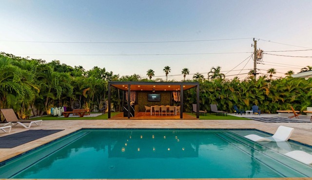 New Huge Villa: Terrace+Fire Pit+Game Room w/Xbox