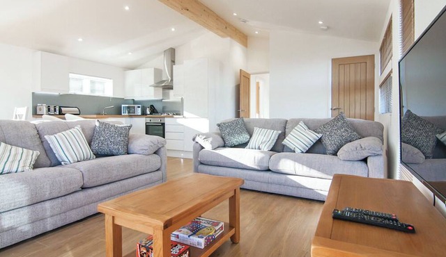 New in 2017. Spacious and luxurious lodge.