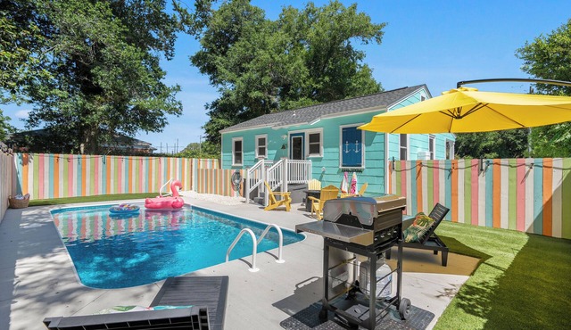 * New In-ground pool * Dog Friendly! * 2 miles from NAS, 12 miles to Pensacola Beach * 2 Bedrooms- Both Queen Beds * Astro Turfed & Concrete Yard * Washer & Dryer * Fire Pit * Smart TVs in Living Room & Primary Bedroom * Outd