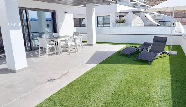 New in the SEASCAPE, terrace of 100m², 5 minutes from beaches, 500 m from shop.