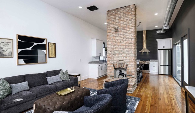 New! Incredible full rehab, sleeps 8, hot tub!