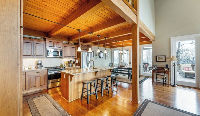 *NEW* Incredible Views | 4BR | Firepit | Gameroom