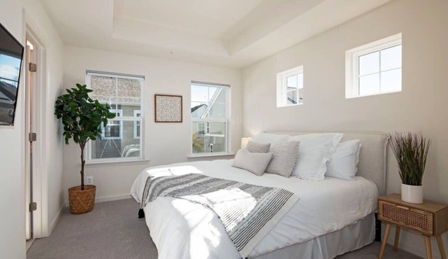 New, Intown Waterfront Townhome wPool & Location!