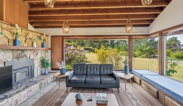 NEW! Irish Beach Gem Scenic Views & BBQ Yard