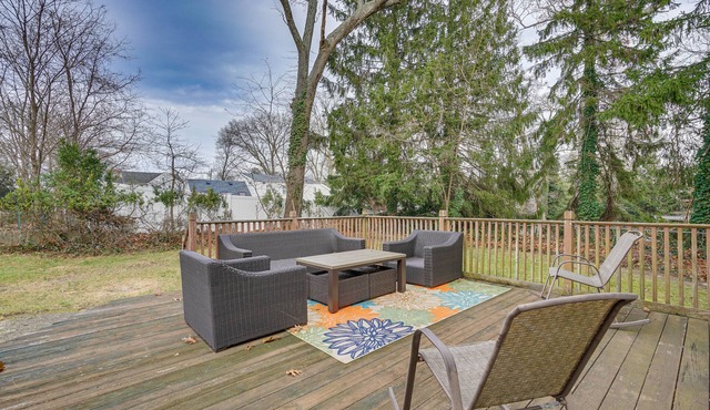 New Jersey Home w/Deck < 1 Mi to Beaches!