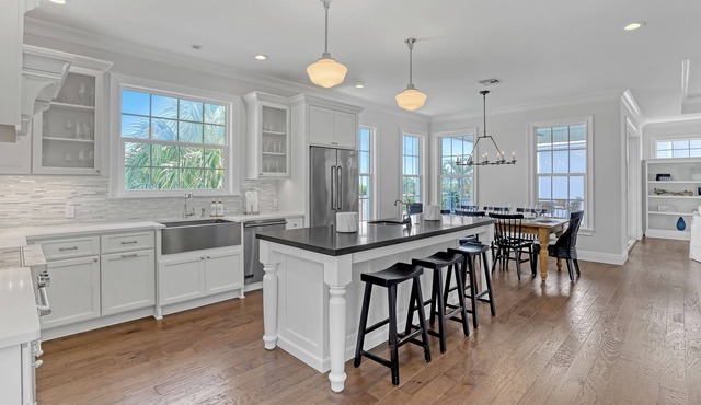 NEW-Juno Beach Vacation House- Luxury Villa - steps to the beach- hidden gem