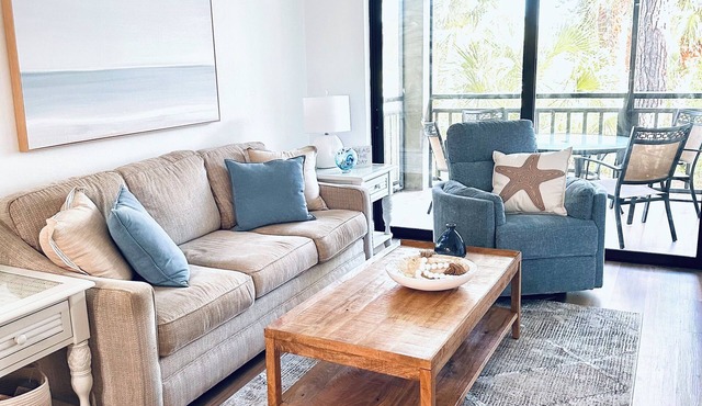 New! Just renovated coastal condo, Gated community, 10 min to beach by shuttle!