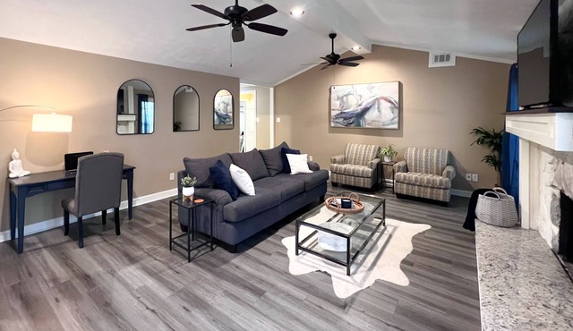 NEW! King Bed, Fire Place, Near ATL W/Patio