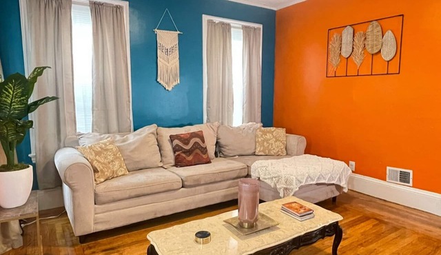 NEW! KING Bed |Renovated| 1st Floor + Minutes to Downtown