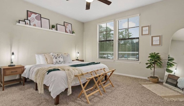 New ⭐️ King Bed Trendy 1 BR ⭐️ Resort Style w/Pool