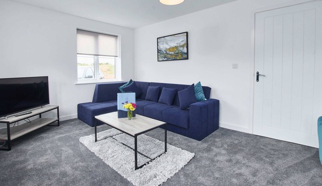 *New* Kingfisher House, 4 bed house w/Netflix