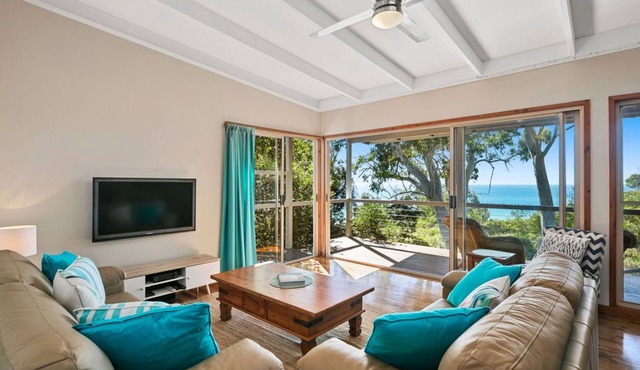 New kitchen, water views and pet friendly