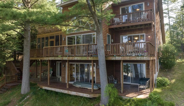 *NEW* Lake Charlevoix Home Friday to Friday