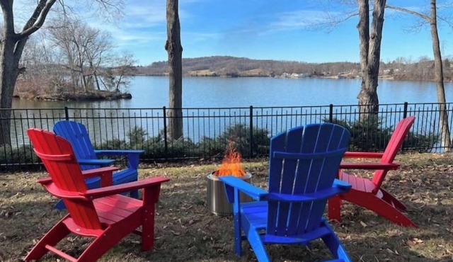 NEW! Lake Front Lodge, VT & RU close