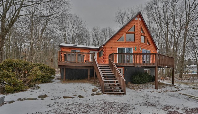 NEW ! Lake front Lookout Log Cabin! Private Lake !