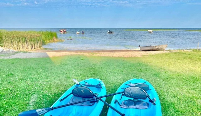 New Lake Huron Lakefront Getaway - Incredible sunrises!
