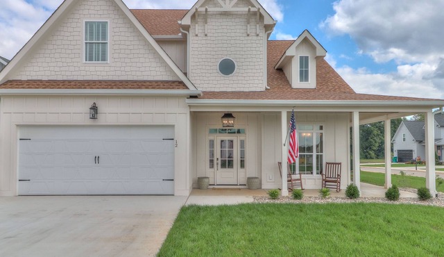 NEW!!! Lake Life Retreat with all the top amenities