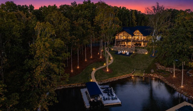 NEW! Lake Oconee 5BR Ultra-Luxury Lakefront Home with top amenities! Sleeps 14