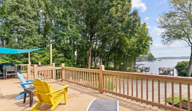 New Lakefront Getaway on Lake Norman