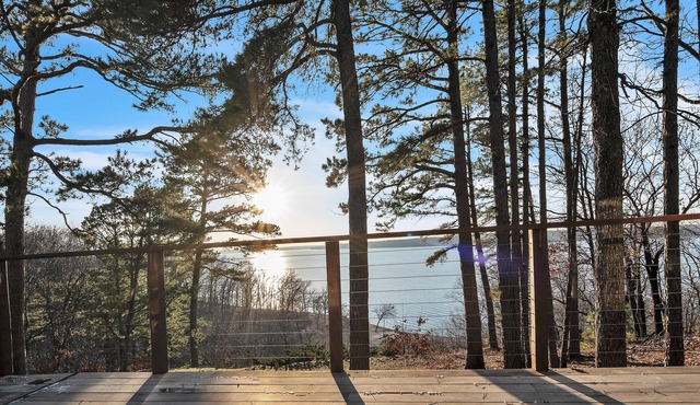 NEW! Lakefront Escape on Lake Hudson
