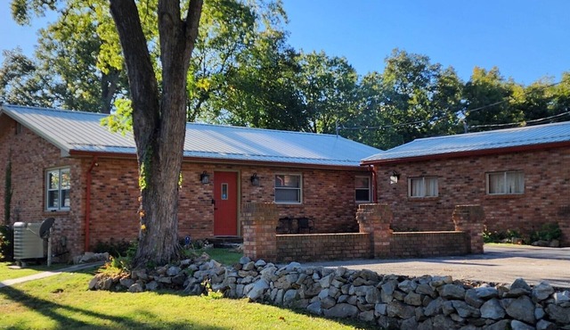 NEW! Lakefront Ozark Oasis on a quiet cove w/Dock!