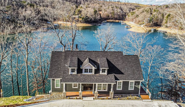 NEW! Lakefront Panoramic Views of lake and Mountains, Large Covered 2-Slip Dock