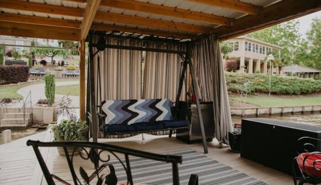 NEW Lakefront Paradise at Lake Greenwood!