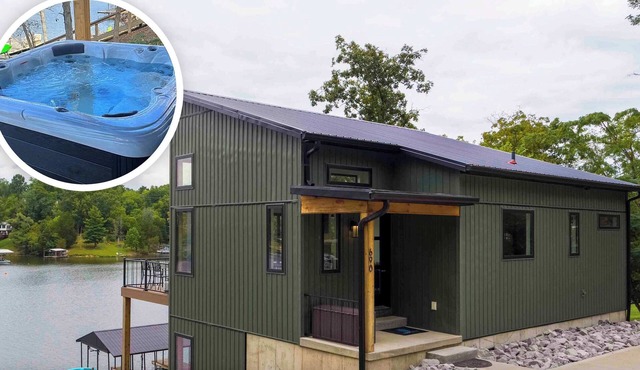 New- Lakefront w/Dock- Hot tub-7 miles to Ark