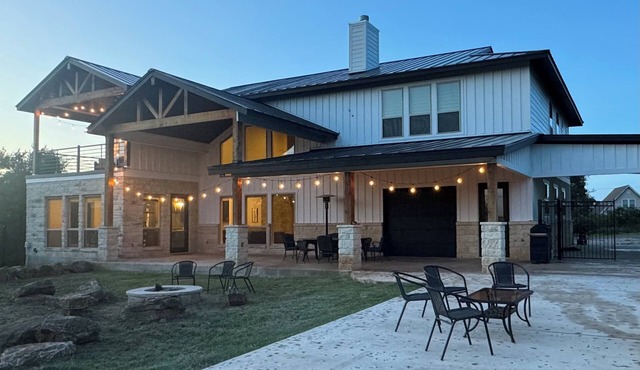 New Lakehouse Retreat - Lake Buchanan 4500sf 6 Bedrooms 2 Patios and Firepit