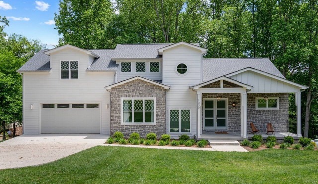 New Lakeside Home w/kayaks, Game Room, Billiards