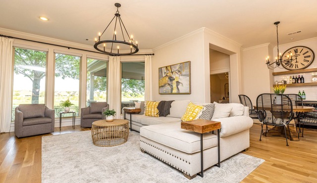 NEW! Lantana Home Overlooking Golf Course & Pond!